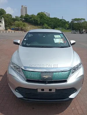 Toyota Harrier 2.0 2018 Silver