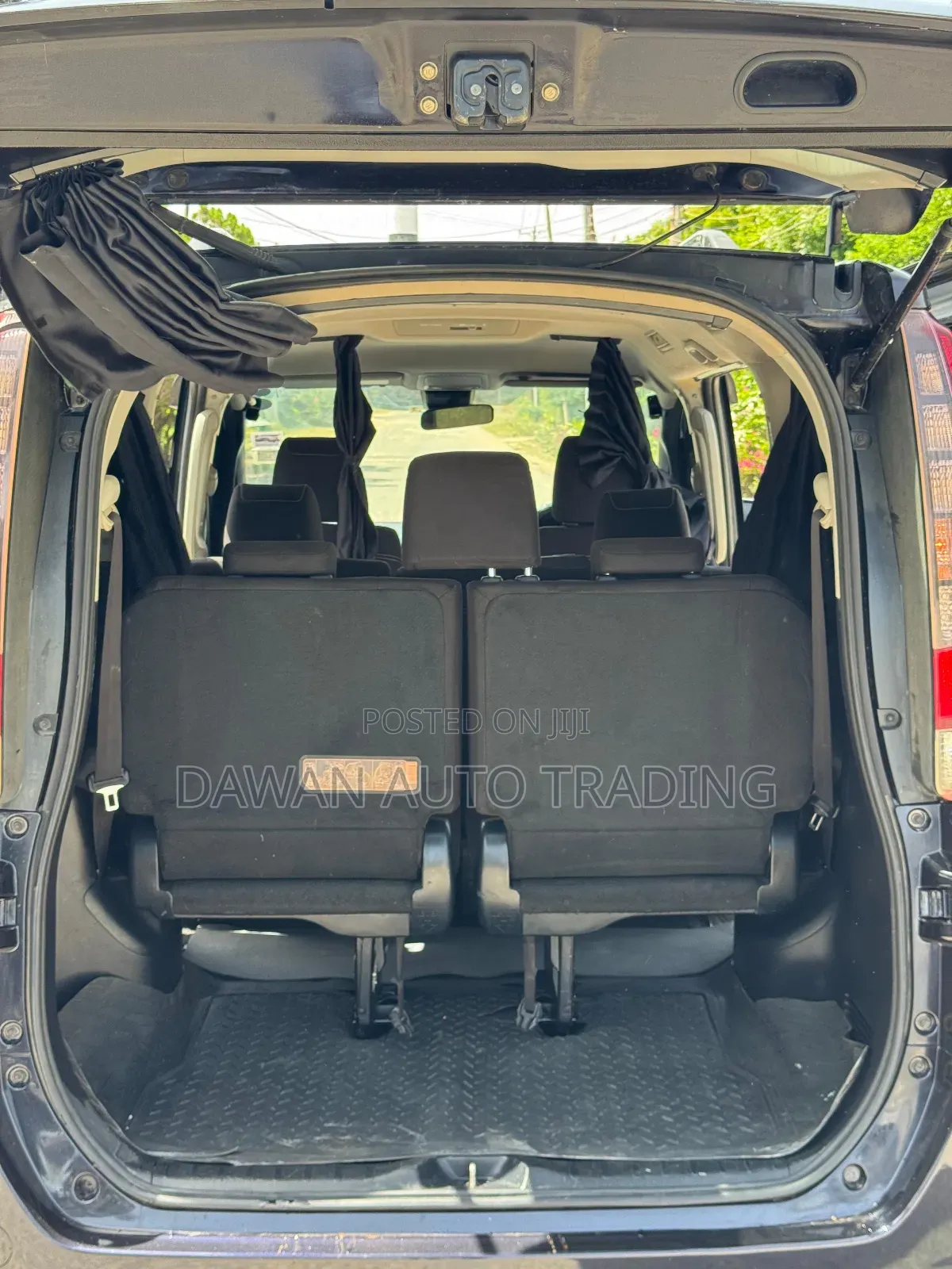 Toyota Esquire 2017 Black