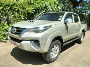 Toyota Hilux 2010 Beige