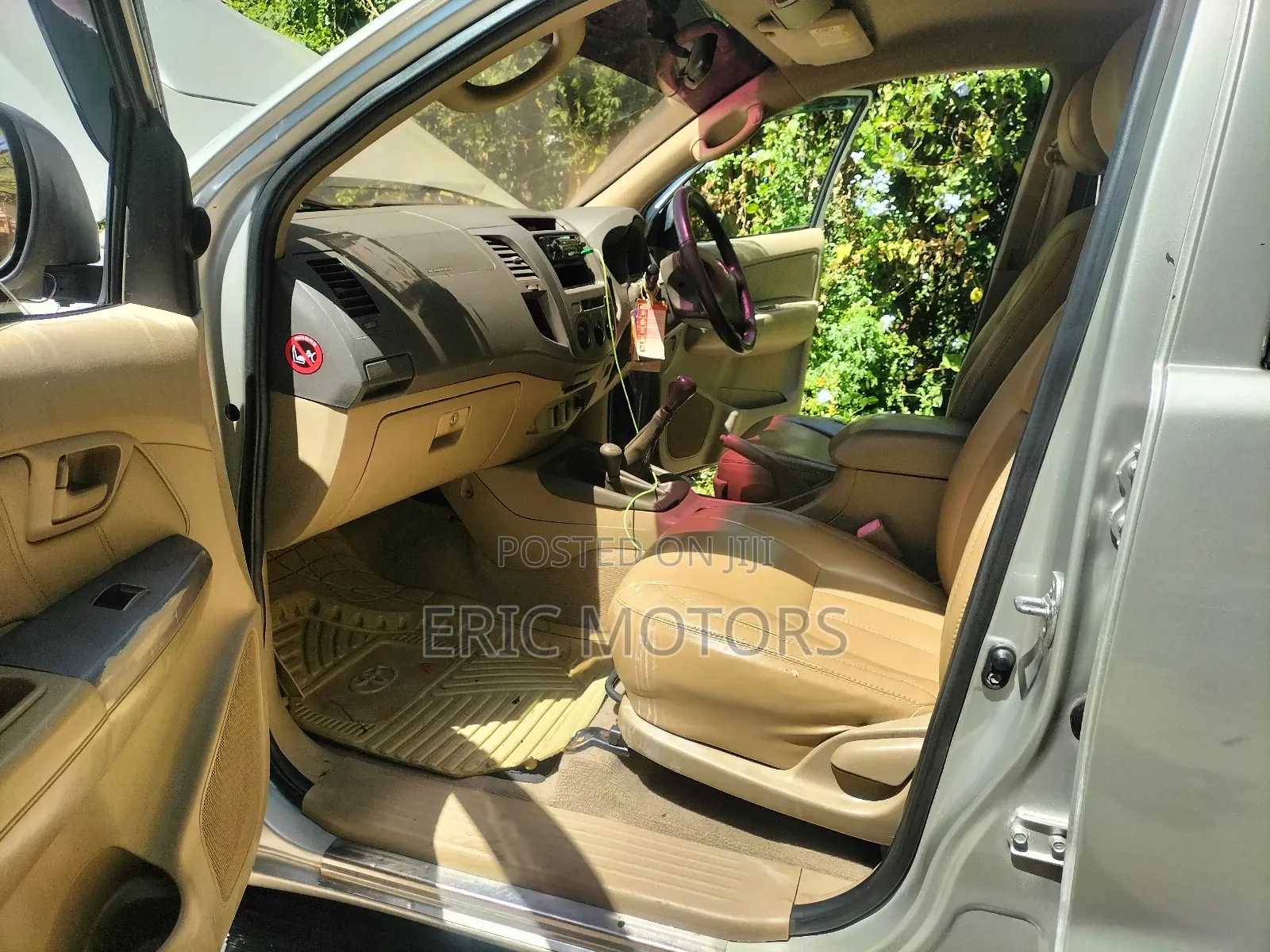 Toyota Hilux 2010 Beige
