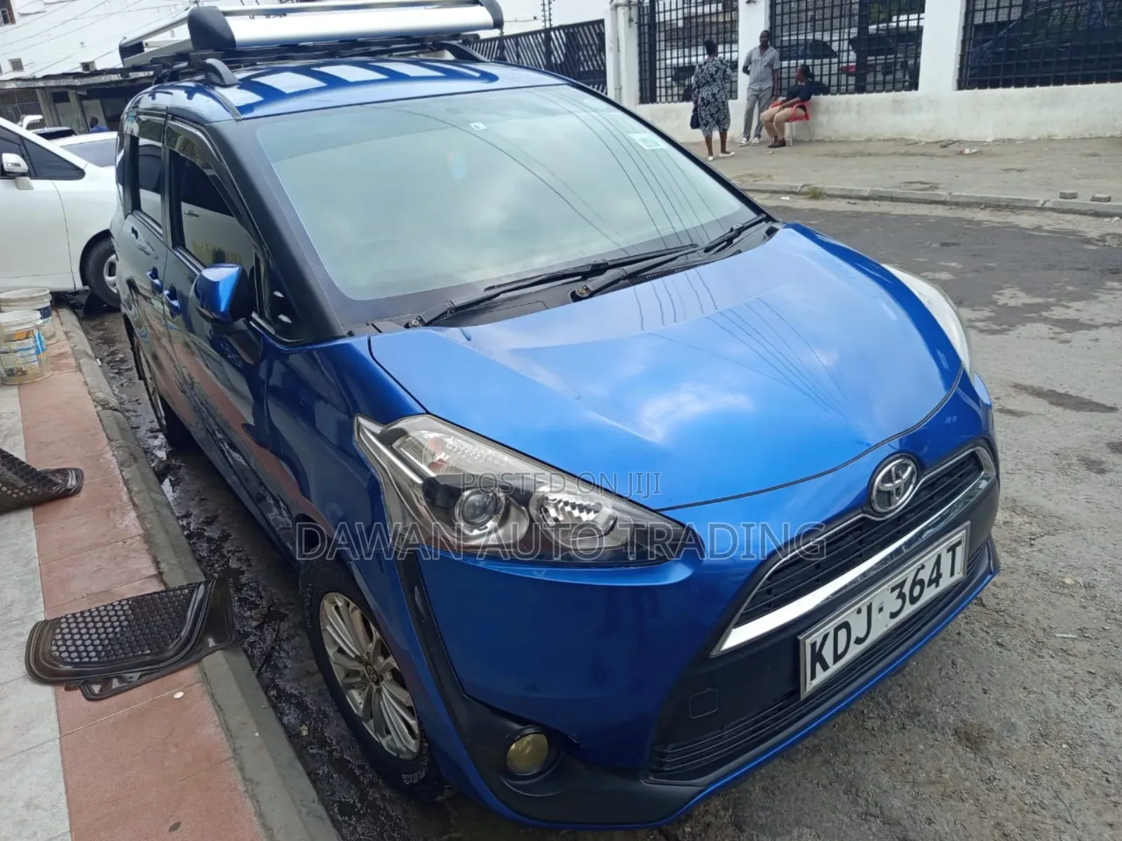 Toyota Sienta 2017 Blue