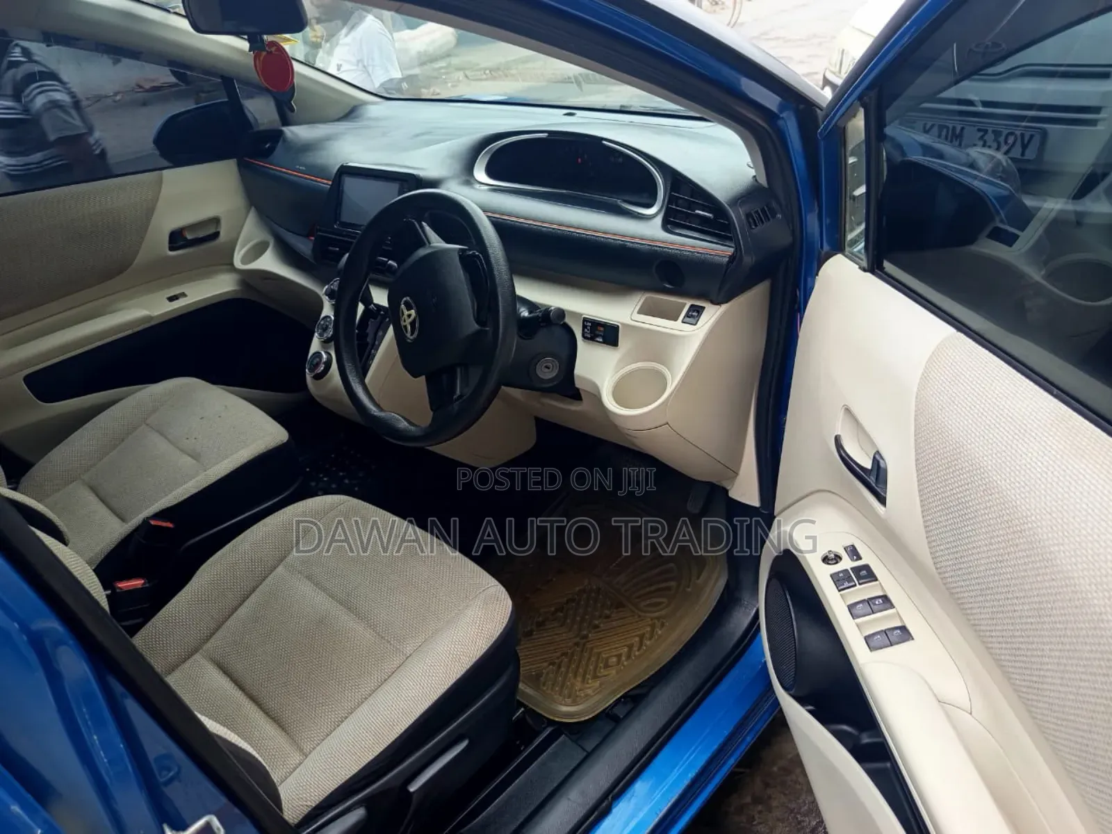 Toyota Sienta 2017 Blue