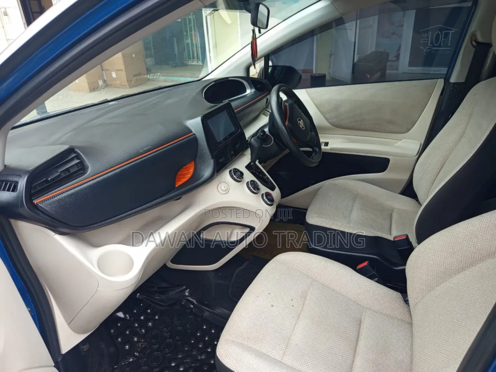 Toyota Sienta 2017 Blue