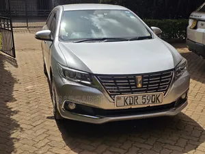 Toyota Premio 2017 Silver