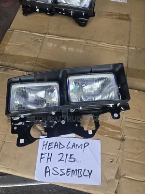 Mitsubishi Fh 215 Headlight Assembly