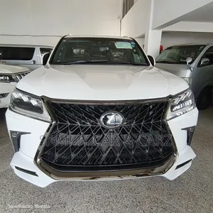 Lexus LX 570 AWD 2020 White