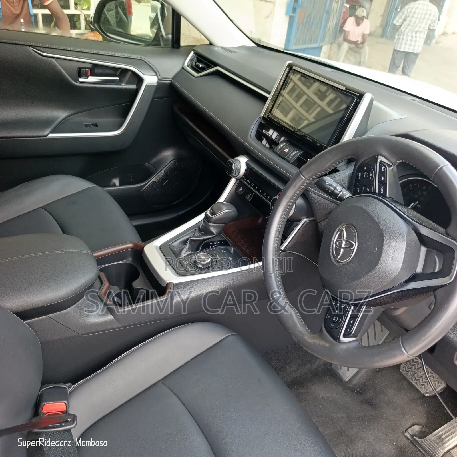 Toyota RAV4 2020 White