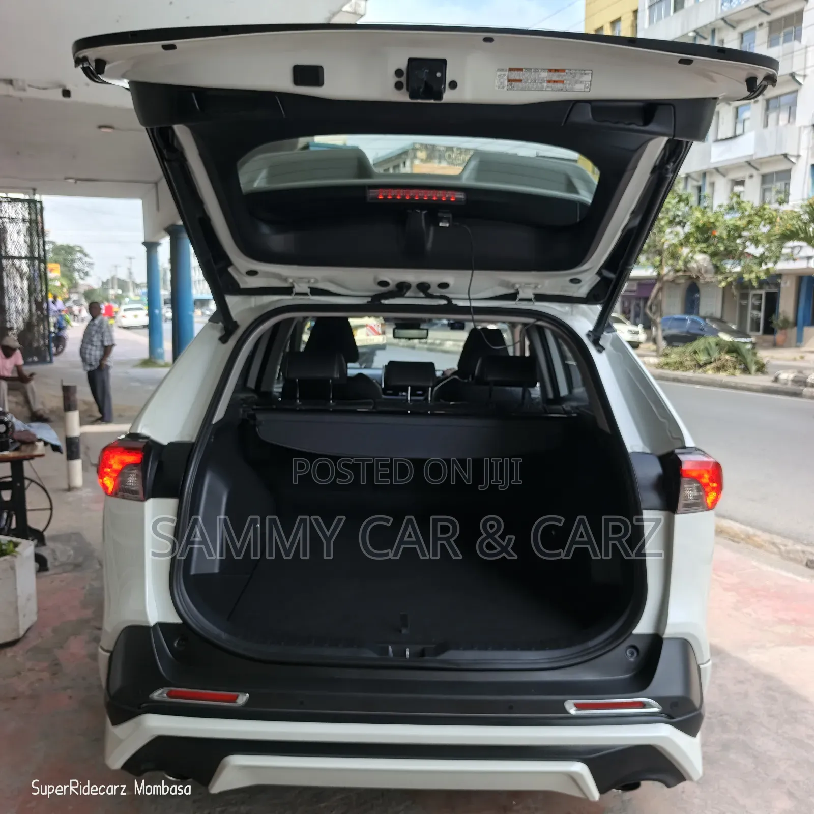 Toyota RAV4 2020 White