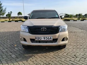 Toyota Hilux SR 4x4 2013 Beige