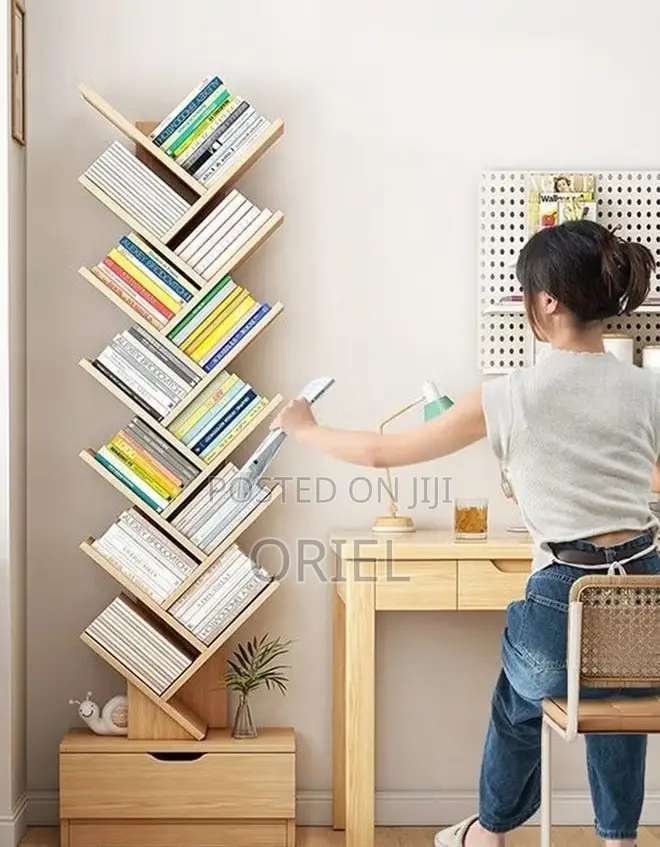 Bookshelf : Modern Tree-Shaped Bookshelf