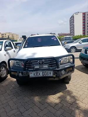 Toyota Hilux 2006 White