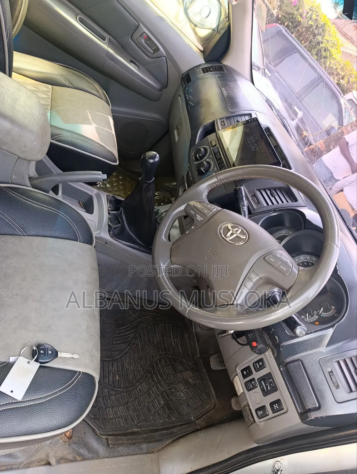 Toyota Hilux 2006 White