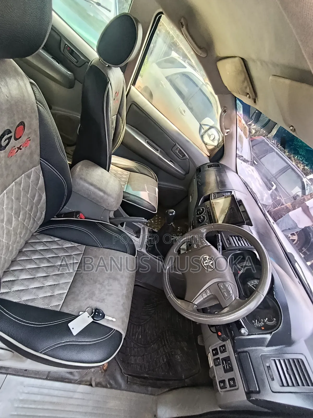 Toyota Hilux 2006 White