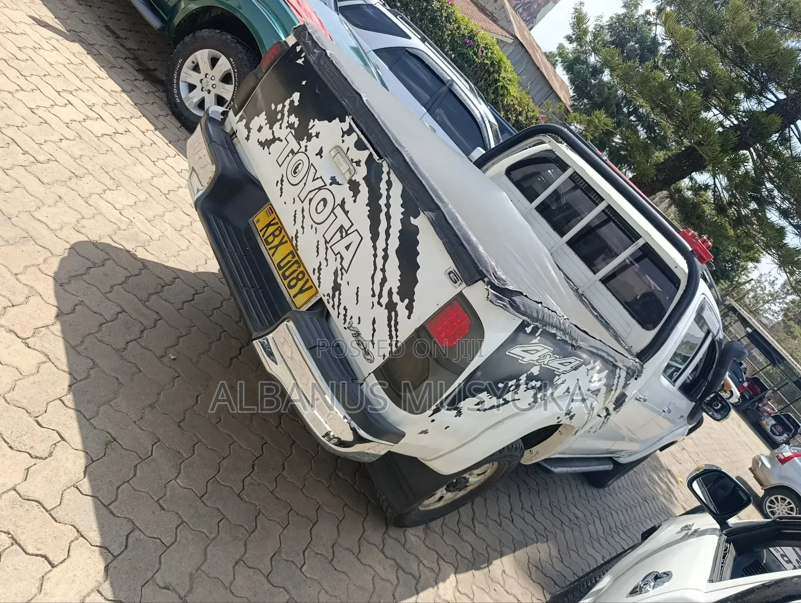 Toyota Hilux 2006 White