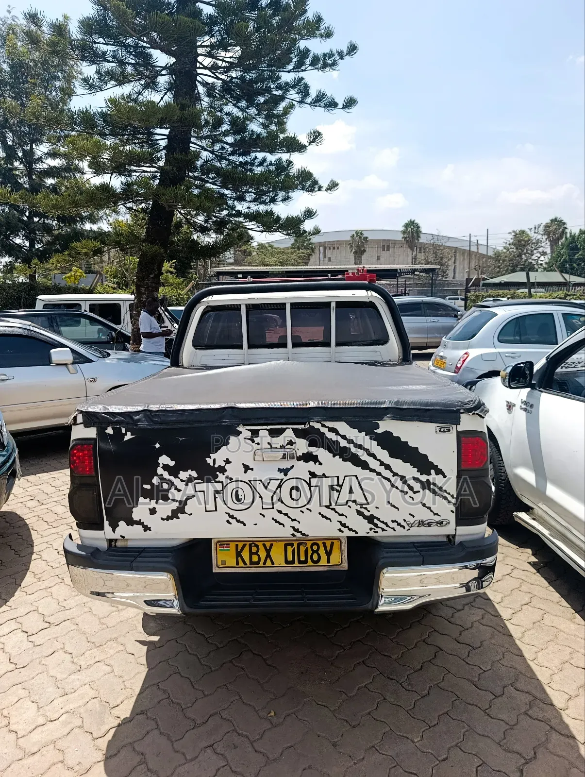 Toyota Hilux 2006 White