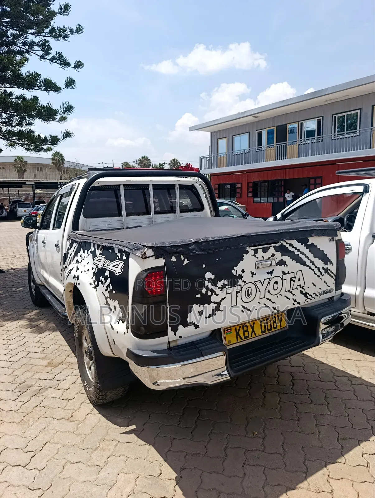 Toyota Hilux 2006 White