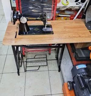Singer Sewing Machine With A Table /Singer Machine With A Table