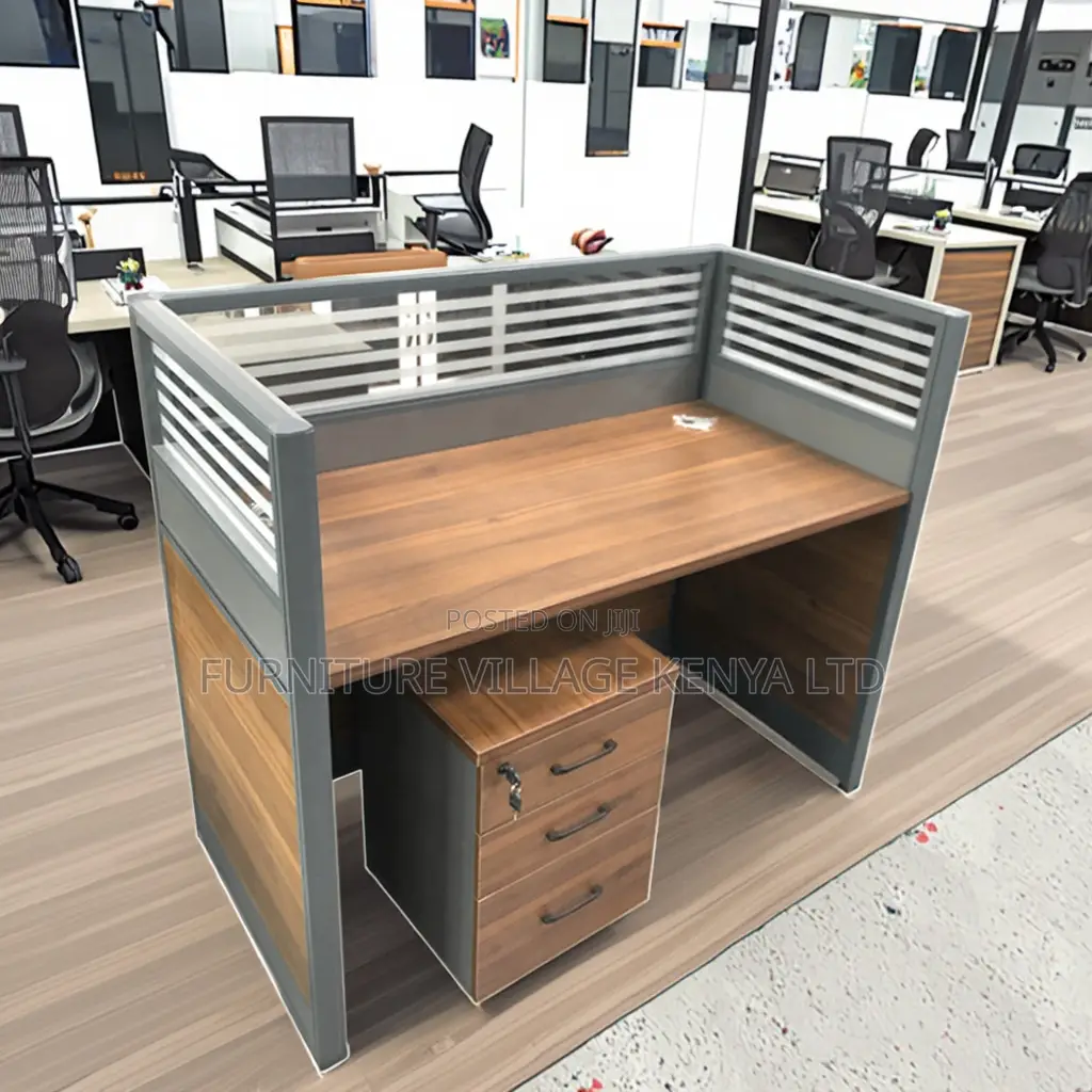 Office Workstations: 4-way Modular Office Workstation