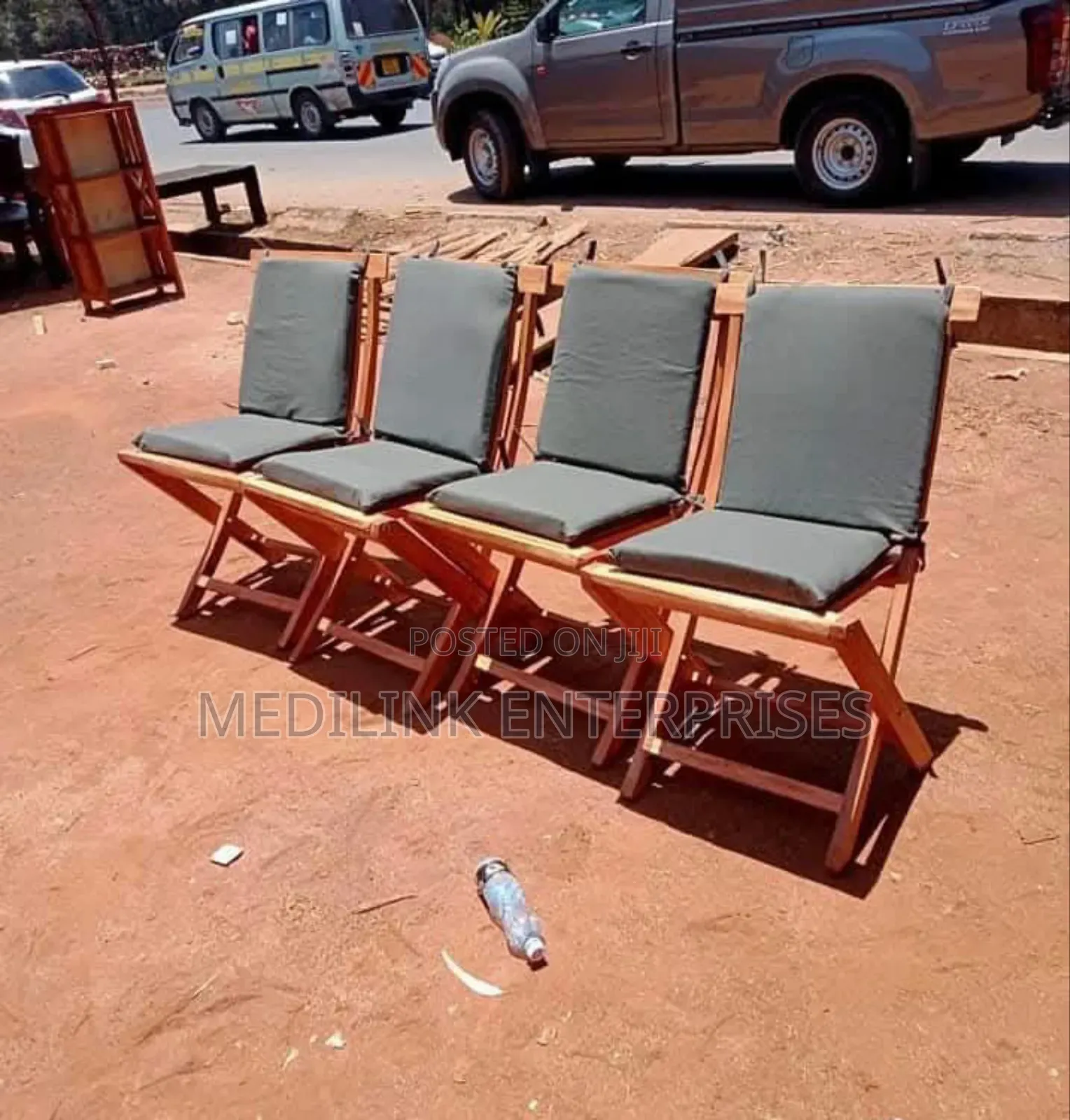 Foldable Outdoor Mahogany Chairs With Cushions