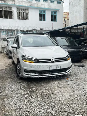 Volkswagen Touran 2019 White