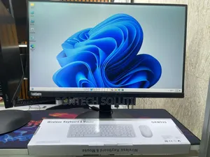 Desktop Computer Lenovo 8GB Intel Core I5 SSD 256GB