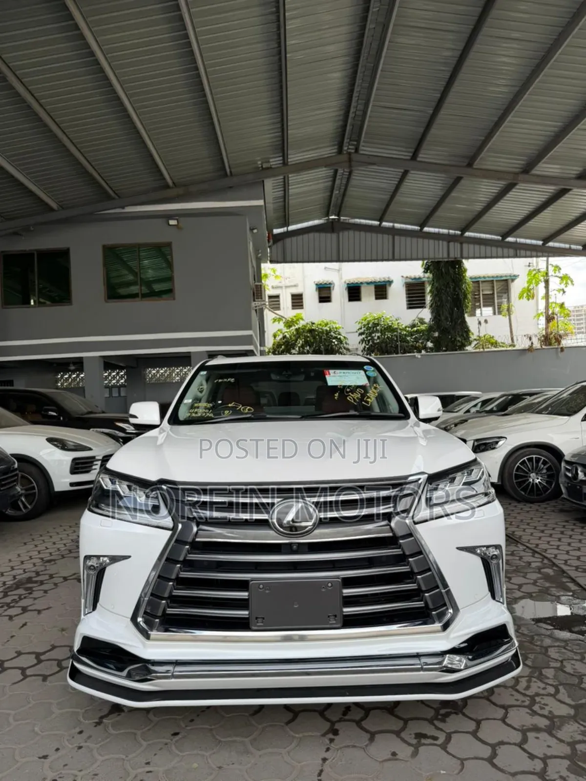 Lexus LX 2019 White