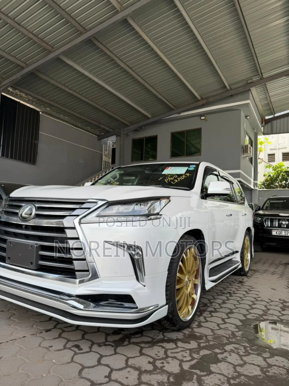 Lexus LX 2019 White