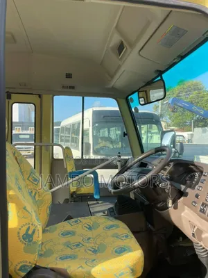 Mitsubishi Fuso Rosa 2019 Yellow
