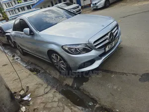 Mercedes-Benz C200 2017 Blue