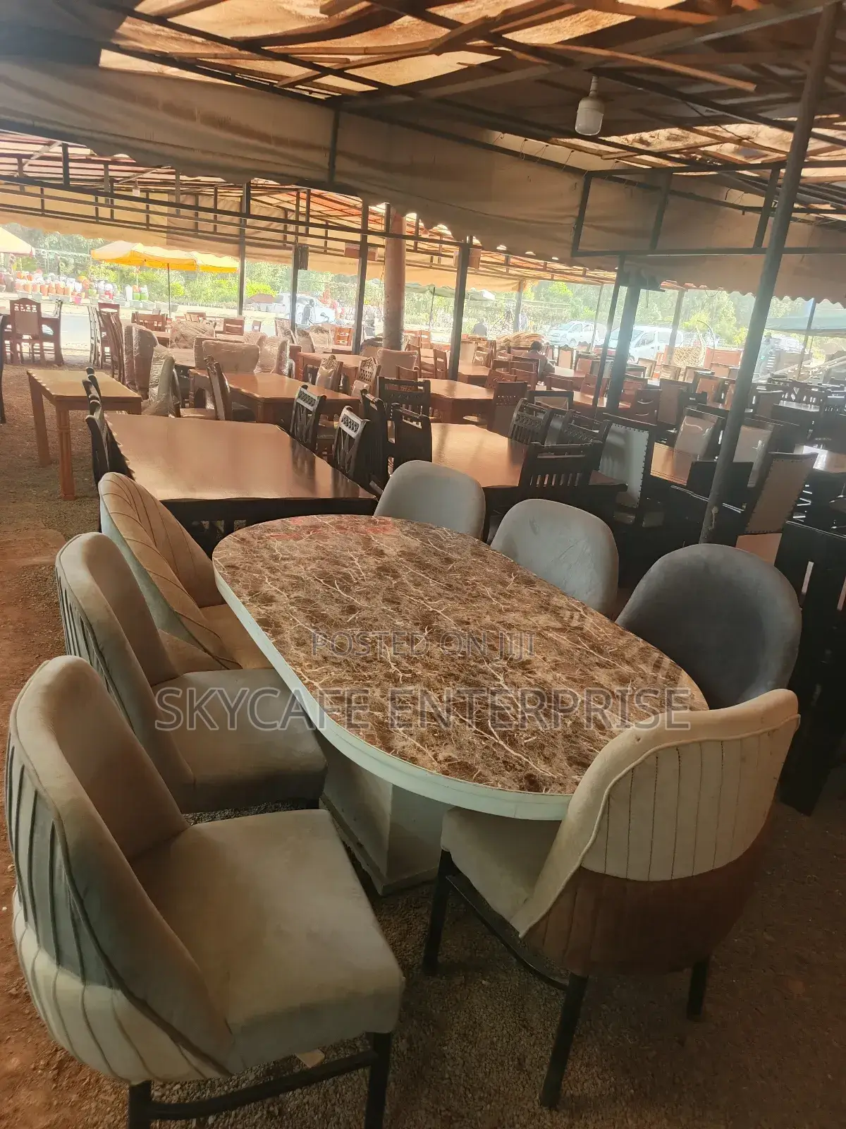 Modern 6 Seater Untique