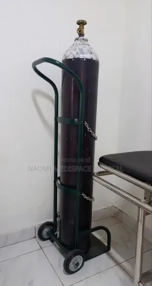 8.5m3 Full Oxygen Cylinder With Oxygen, Regulator and a Trolley