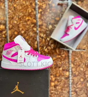 Jordan 1 Mid Fire 'Pink'