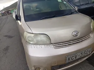 Toyota Porte 2009 Gold