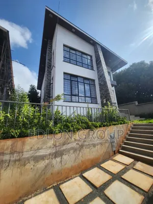 4bdrm Maisonette in Zambezi/Sigona for sale