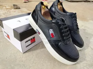 Tommy Hilfiger 
Classic