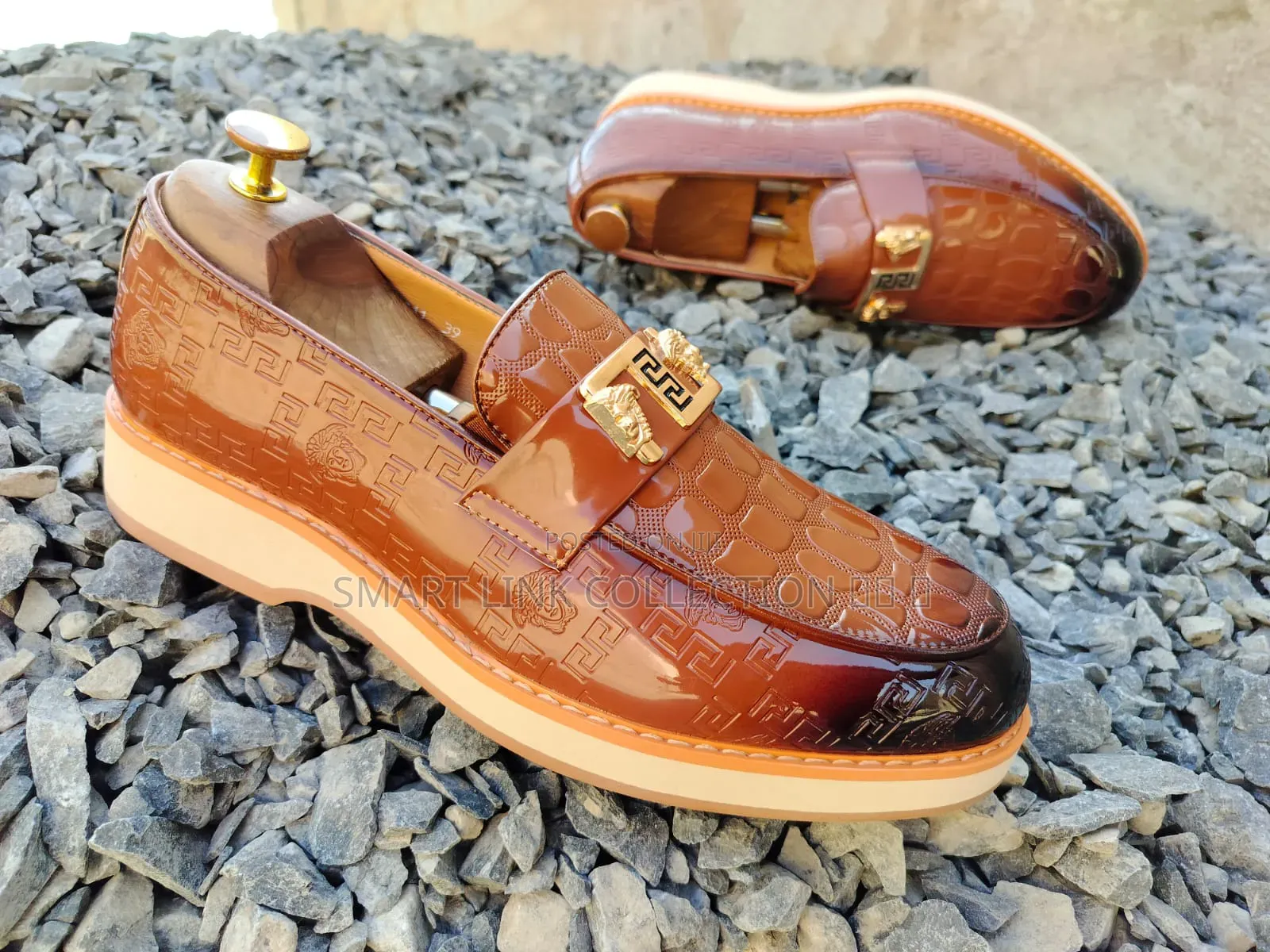 Versace 
Smart Casual