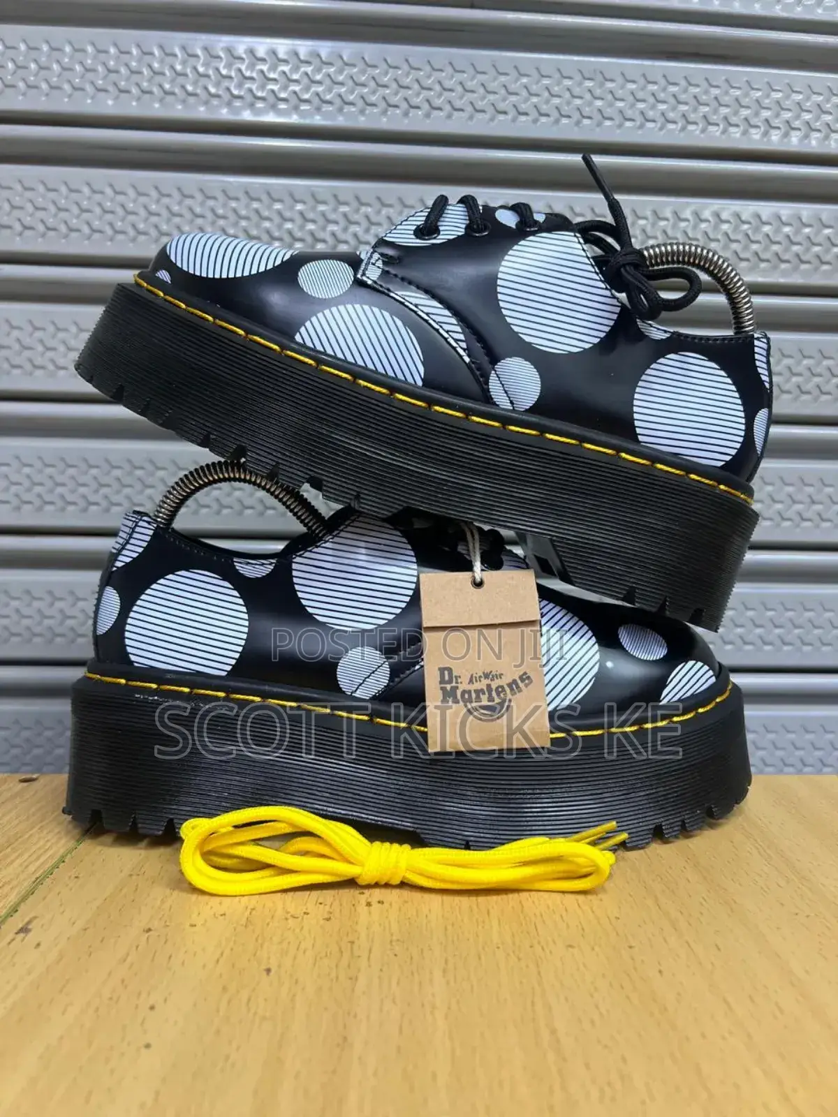 *Dr. Martens 1461 Quad Polka Dot