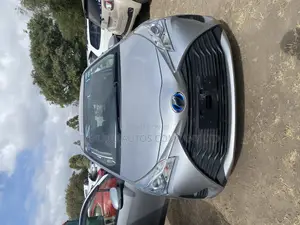 Toyota Vitz 1.5 FWD Hybrid 5dr 2018 Silver