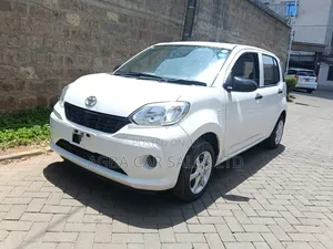 Toyota Passo 2018 White