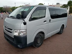 Toyota HiAce 2018 Silver