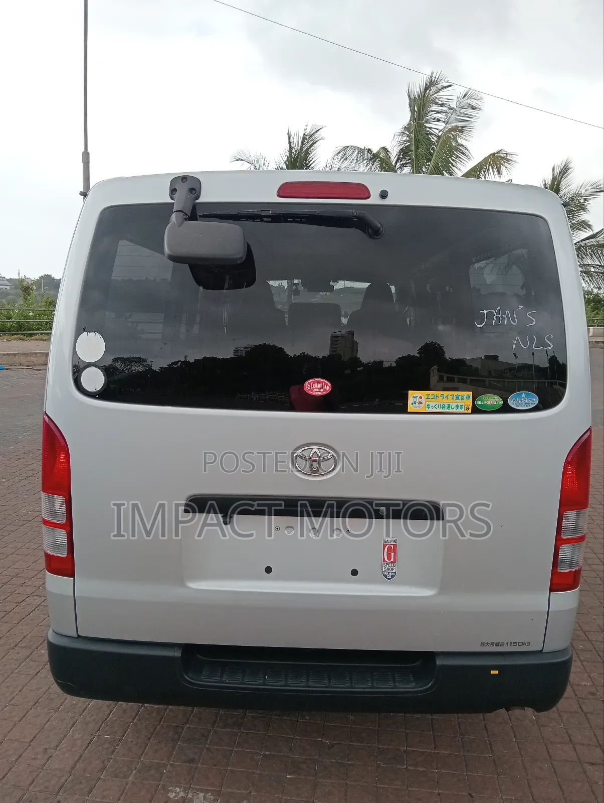 Toyota HiAce 2018 Silver