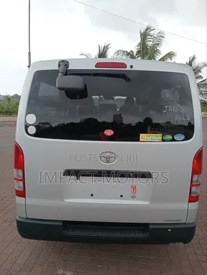 Toyota HiAce 2018 Silver