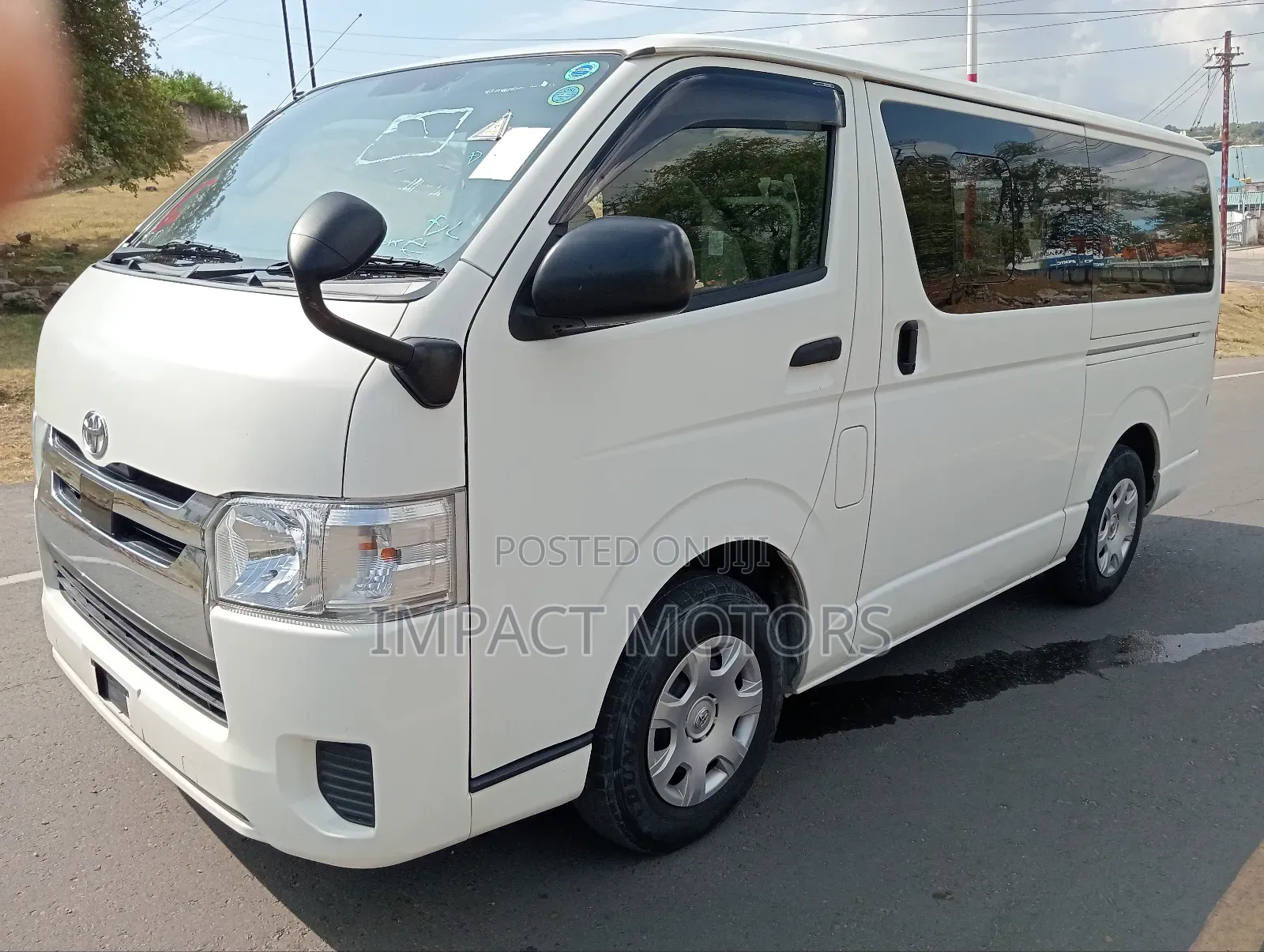 Toyota HiAce 2019 White