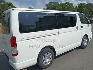 Toyota HiAce 2019 White
