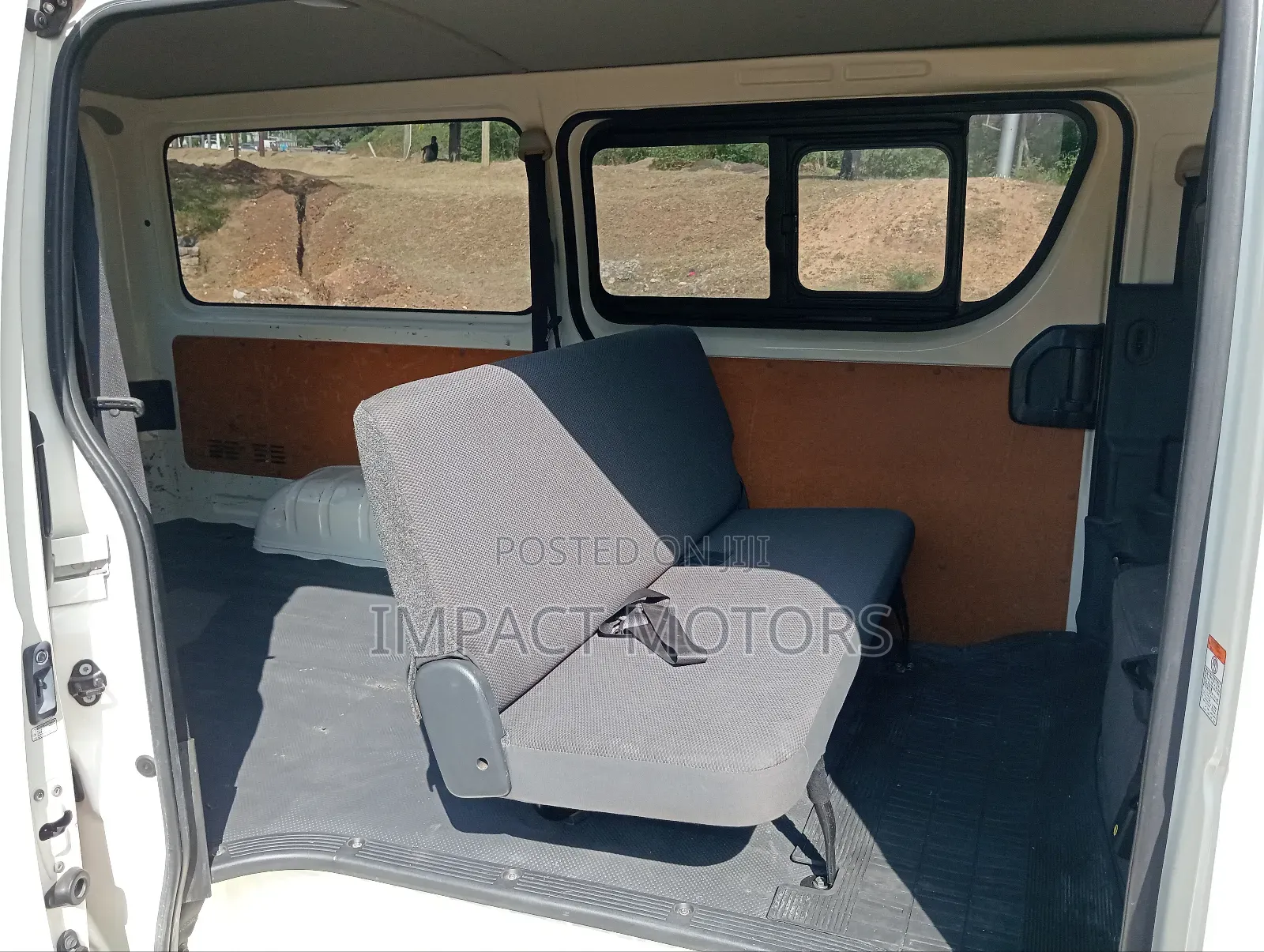 Toyota HiAce 2019 White