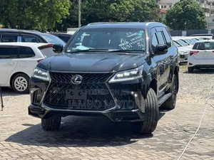 Lexus LX 570 AWD 2019 White