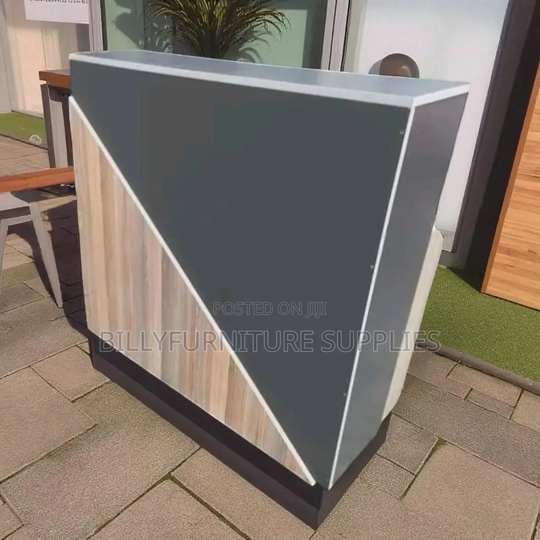 1.4m Reception Desk
