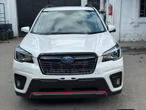 Subaru Forester Premium AWD 2019 White