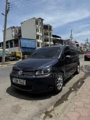 Volkswagen Touran 2016 Blue