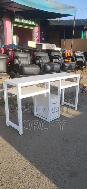 Double Station Manicure Table / Nail Table